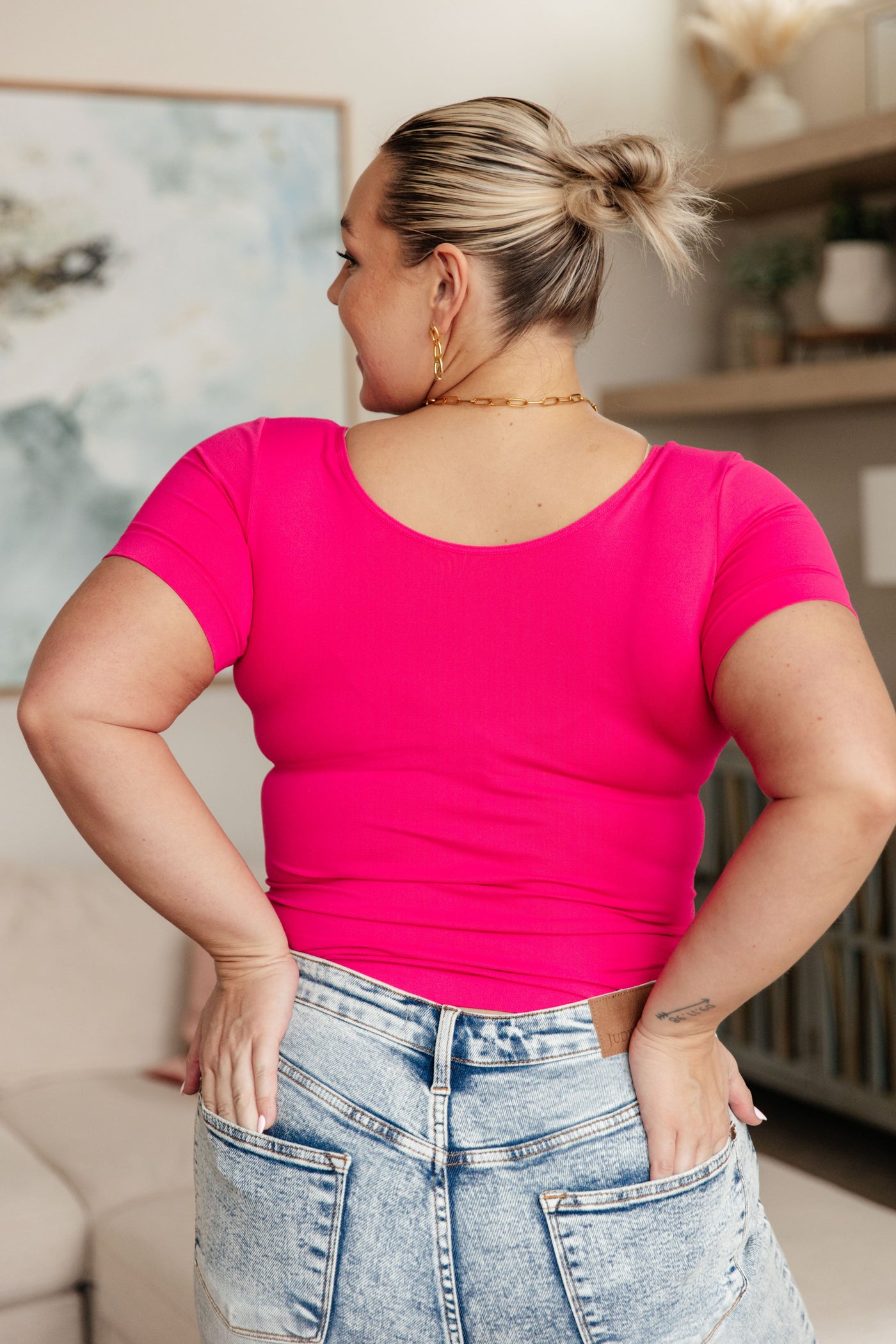 Everyday Scoop Neck Short Sleeve Top in Fuchsia