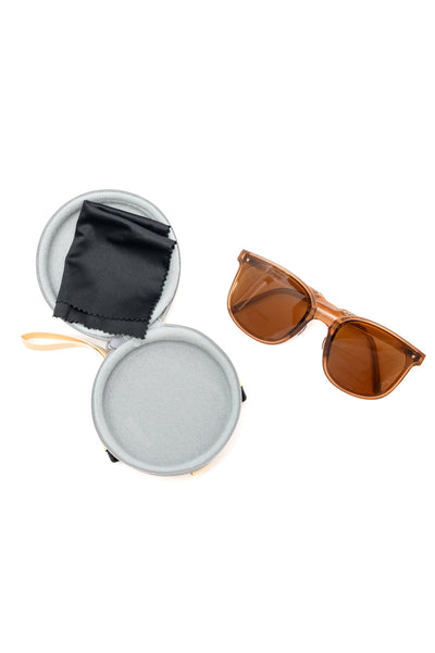 Collapsible Girlfriend Sunnies & Case in Champagne