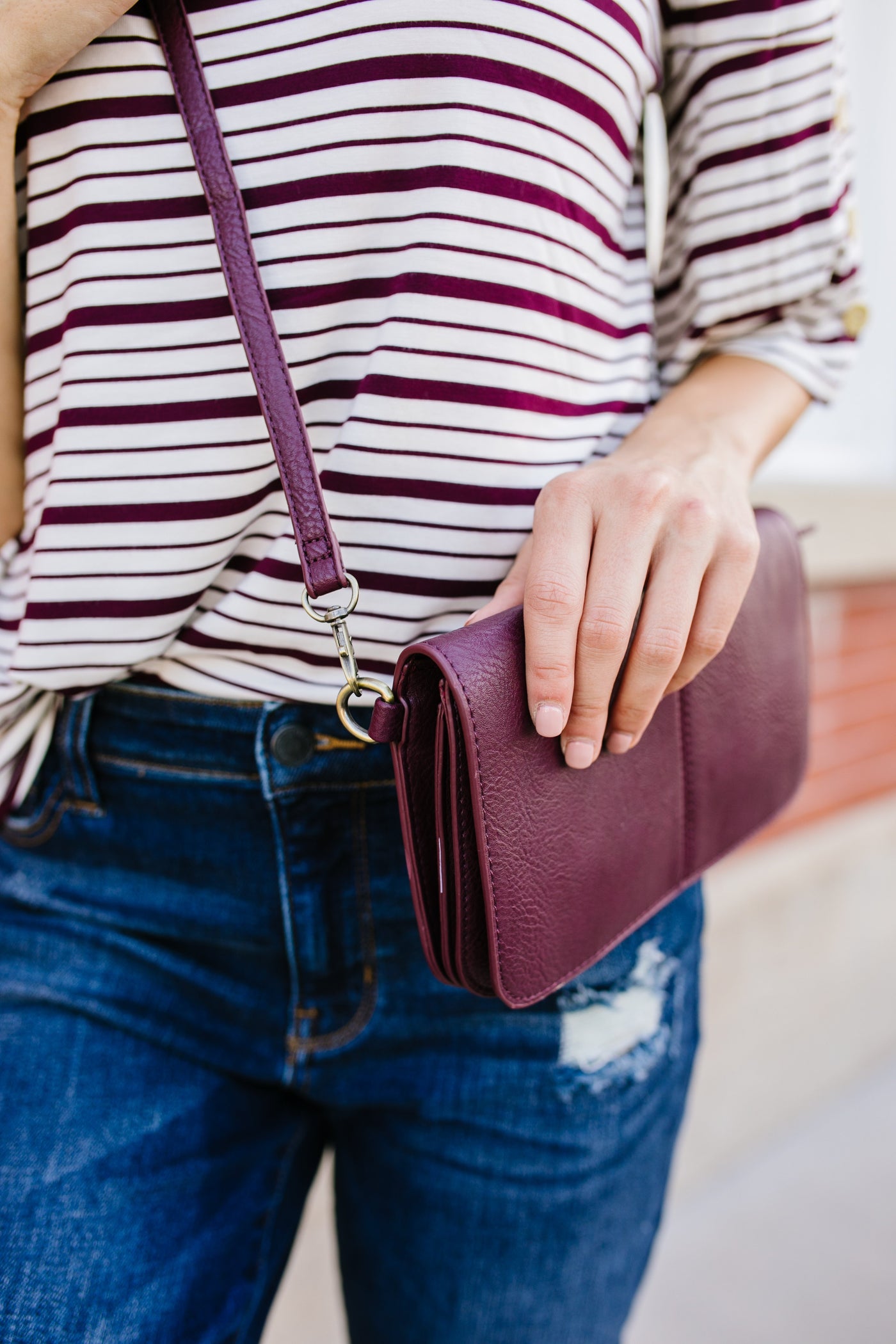 Mia Multi Pocket Crossbody in Burgundy