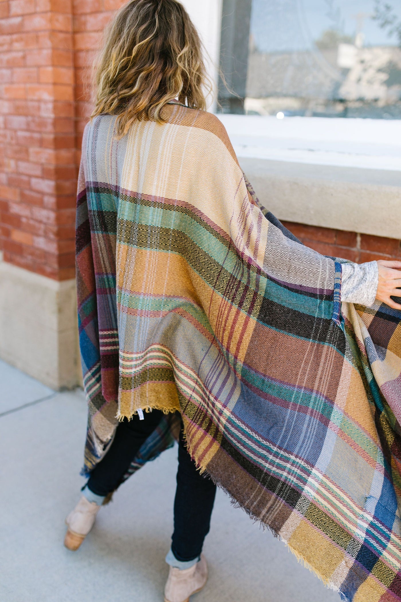 Nacho Basic Plaid Poncho In Camel